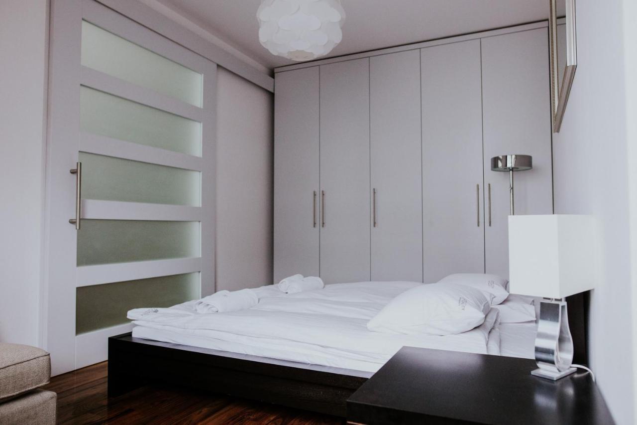 Apartments Grzybowska By City Quality Varsovie Extérieur photo